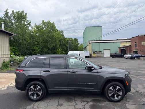 Baltic Gray Metallic Clearcoat 2024 Jeep Grand Cherokee 4xe Base