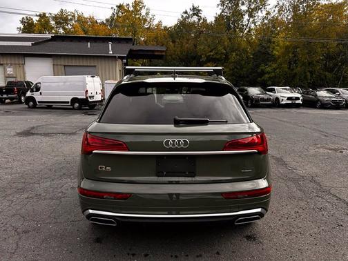 Green Metallic 2023 Audi Q5 e 55 Premium