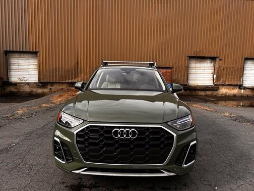 Green Metallic 2023 Audi Q5 e 55 Premium