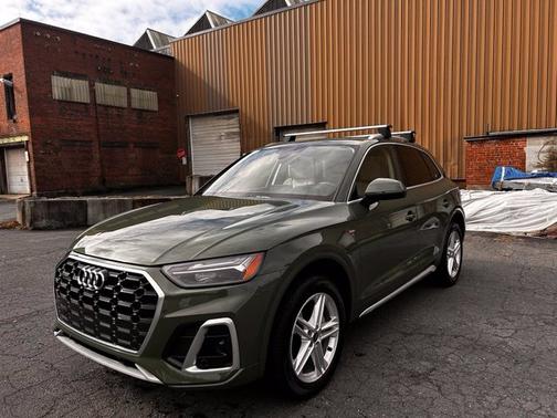 Green Metallic 2023 Audi Q5 e 55 Premium