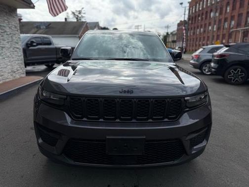 2022 Jeep Grand Cherokee Altitude