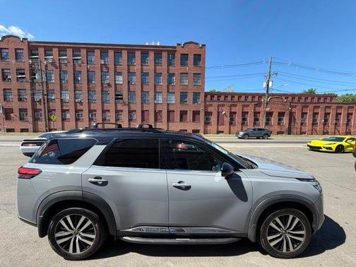 2 Tone Gray / Black Roof 2023 Nissan Pathfinder Platinum