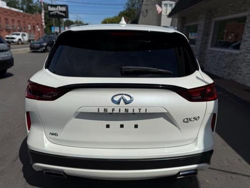 2022 INFINITI QX50 Luxe