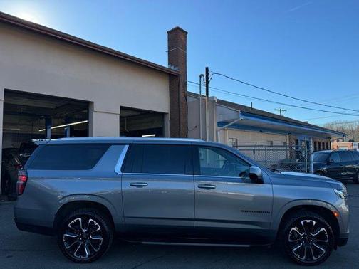Gray 2022 Chevrolet Suburban LT