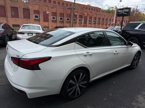 2022 Nissan Altima 2.5 SR