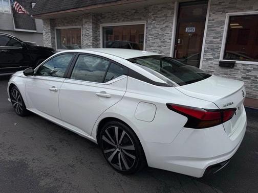 2022 Nissan Altima 2.5 SR