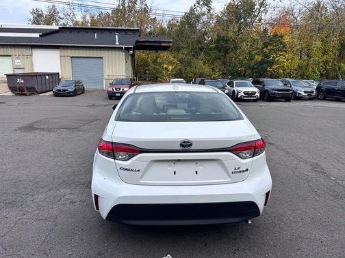 Ice 2024 Toyota Corolla Hybrid LE