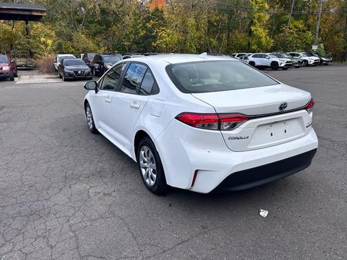 Ice 2024 Toyota Corolla Hybrid LE