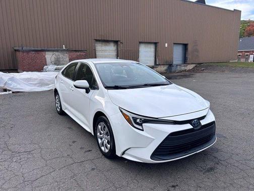 Ice 2024 Toyota Corolla Hybrid LE