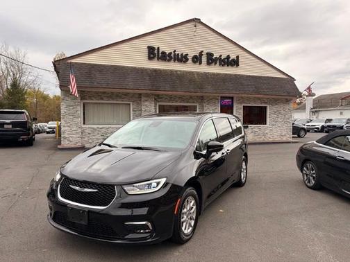 2024 Chrysler Pacifica Touring-L