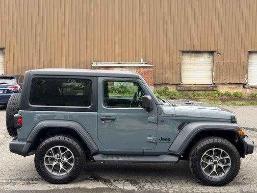 Anvil Clearcoat 2024 Jeep Wrangler Sport