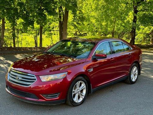 Ruby Red Metallic 2014 Ford Taurus SEL