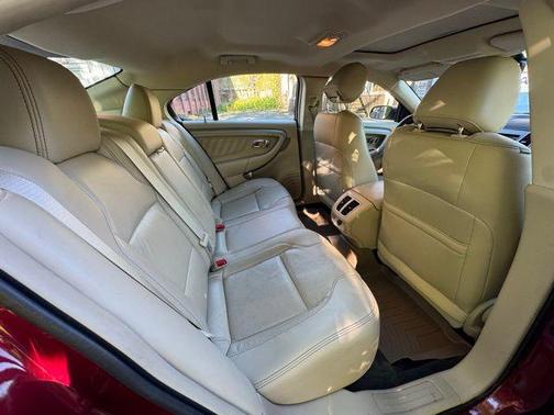 Ruby Red Metallic 2014 Ford Taurus SEL