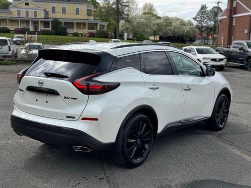 White 2024 Nissan Murano SV