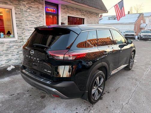 2022 Nissan Rogue SL