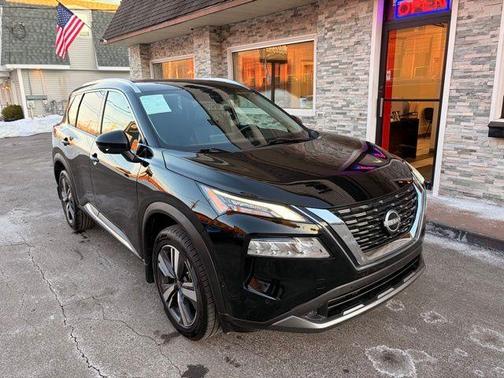 2022 Nissan Rogue SL