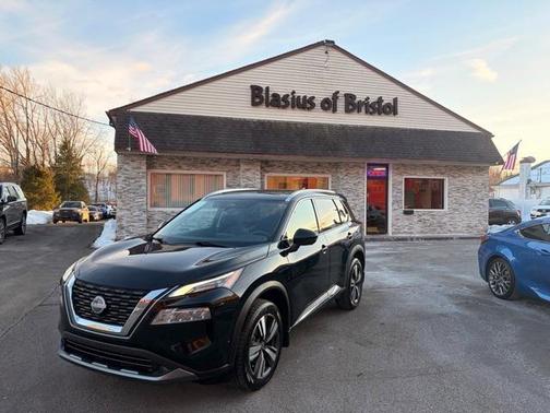 2022 Nissan Rogue SL