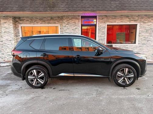 2022 Nissan Rogue SL