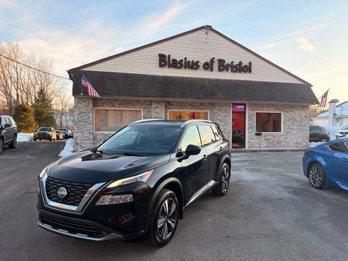 2022 Nissan Rogue SL