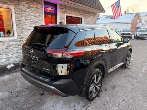 2022 Nissan Rogue SL