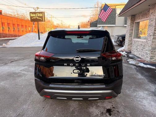 2022 Nissan Rogue SL