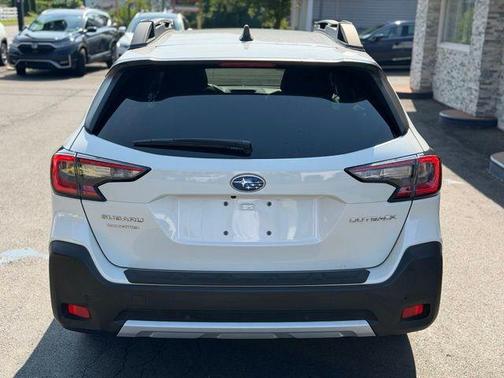 Crystal White Pearl 2024 Subaru Outback Limited