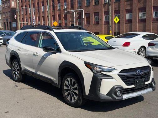 Crystal White Pearl 2024 Subaru Outback Limited