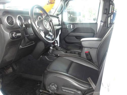 Bright White Clear Coat 2020 Jeep Wrangler Unlimited Sahara