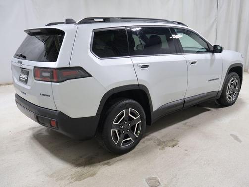 Silver Zynith Clearcoat 2026 Jeep Cherokee Limited