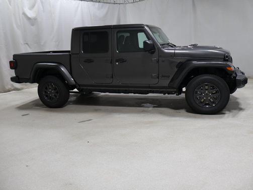 2025 Jeep Gladiator Sport S