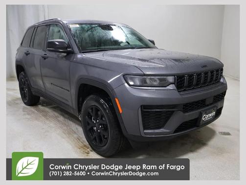 Baltic Gray Metallic Clearcoat 2026 Jeep Grand Cherokee Altitude