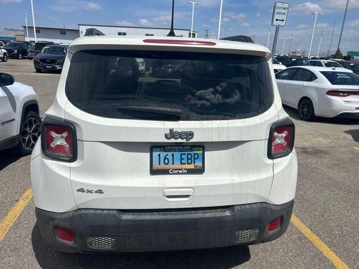 Alpine White Clearcoat 2023 Jeep Renegade Latitude