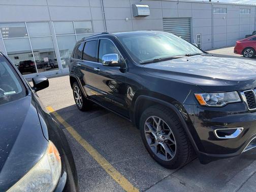 Diamond Black Crystal Pearlcoat 2020 Jeep Grand Cherokee Limited