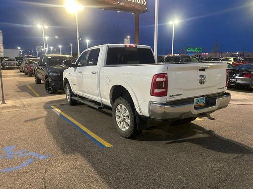 2022 RAM 2500 Laramie Crew Cab 4x4 6'4' Box