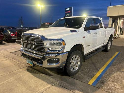 2022 RAM 2500 Laramie Crew Cab 4x4 6'4' Box