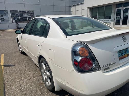 Satin White Pearl 2003 Nissan Altima 3.5 SE
