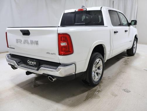 Bright White Clearcoat 2026 RAM 1500 Big Horn/Lone Star