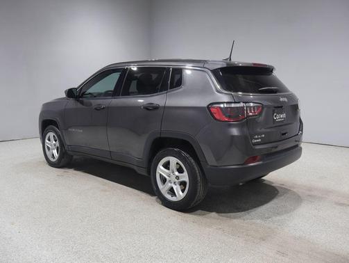 Granite Crystal Metallic Clearcoat 2023 Jeep Compass Sport