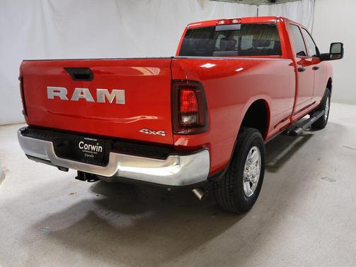 2026 RAM 2500 Tradesman Crew Cab 4x4 8' Box
