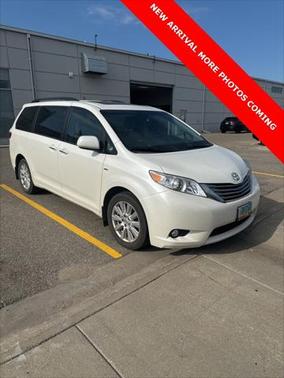 2017 Toyota Sienna XLE Premium
