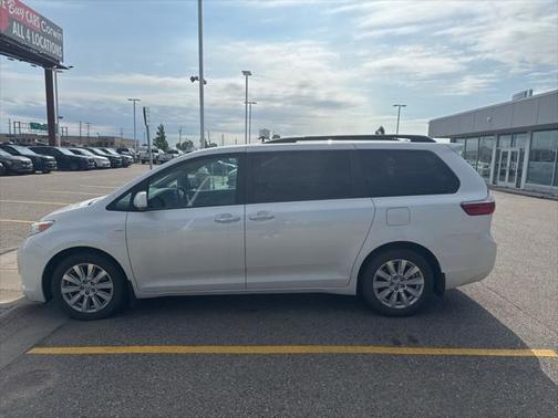 2017 Toyota Sienna XLE Premium