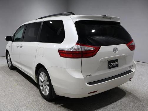 2017 Toyota Sienna XLE Premium