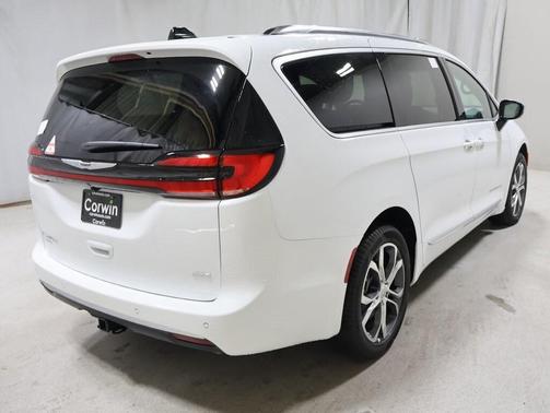2026 Chrysler Pacifica L
