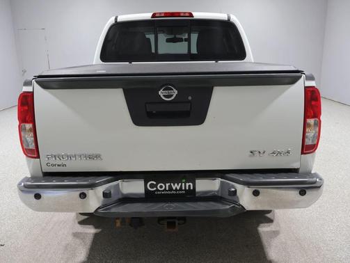 Glacier White 2015 Nissan Frontier SV