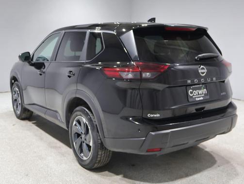 Super Black 2025 Nissan Rogue SV