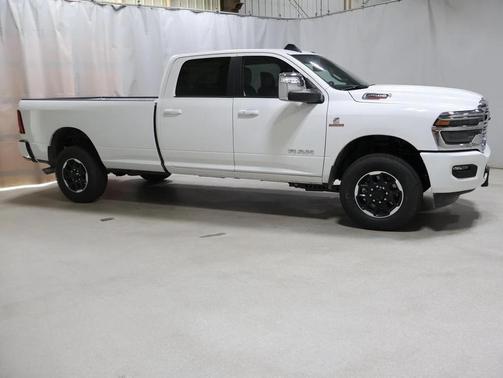 2025 RAM 2500 Laramie Crew Cab 4x4 8' Box