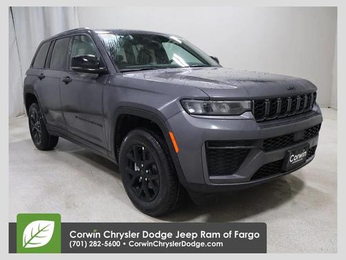 Baltic Gray Metallic Clearcoat 2026 Jeep Grand Cherokee Altitude