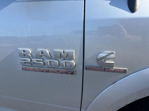 2018 RAM 2500 Laramie Crew Cab 4x4 6'4' Box