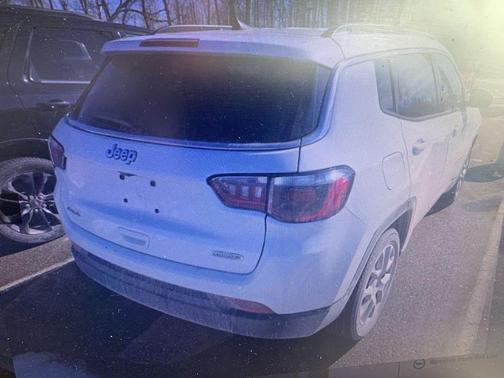 Bright White 2022 Jeep Compass Latitude Lux