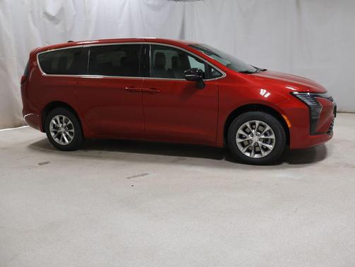 Red Hot Pearlcoat 2027 Chrysler Pacifica L